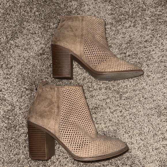 women’s tan booties - Picture 1 of 3